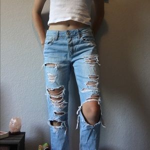 🐉American Eagle🐉 Distressed Boyfriend Jeans